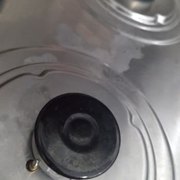 Kireç Sökücü Yüzünden Yeni Ocakta Kalıcı Renk Değişimi Yaşadım