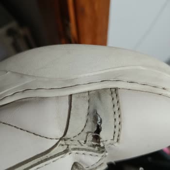 Kısa Sürede Yırtılan Ayakkabı İçin Değişim Talebim Var