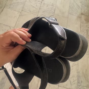 Derimod Sandaletlerde Erken Bozulma Ve Cilt Sorunları Sonrası Yetersiz Müşteri Hizmeti