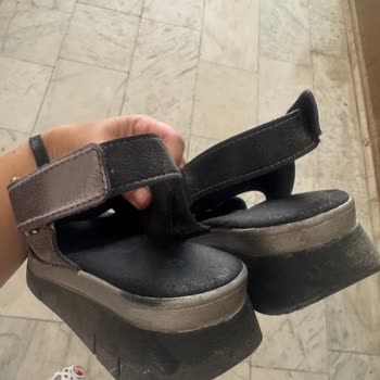 Derimod Sandaletlerde Erken Bozulma Ve Cilt Sorunları Sonrası Yetersiz Müşteri Hizmeti