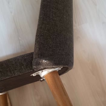 Sembol Mobilya Masa Takımında Kısa Sürede Kırılma Ve Şişme Sorunu Yaşadım