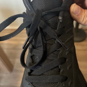 Üç Kez Giyilen 7.500 TL’lik Ayakkabıda Kumaş Açılması Ve Müşteri Mağduriyeti