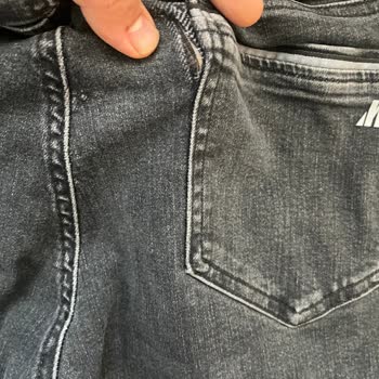 Kısa Sürede Yırtılan Kot Pantolon Ve Olumsuz İnceleme Sonucu