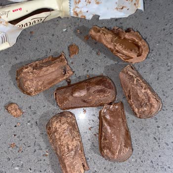 Aldığım Çikolatanın Bozuk Çıkması Ve Sağlık Endişesi