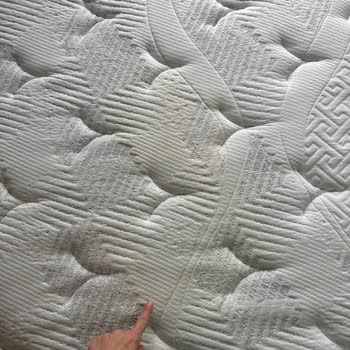 Yatakta Oluşan Sararma Ve Yetersiz İnceleme Sonucu Mağduriyet