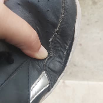 Ayakkabı Sorunu İçin Mağazada Yetersiz İnceleme Ve Olumsuz Müşteri Deneyimi