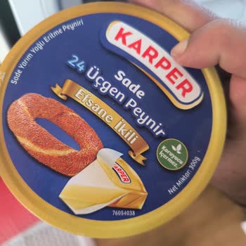 Karper Üçgen Peynirde Böcek Bacağı Ve Yetersiz Firma Yaklaşımı