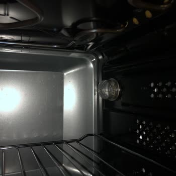 Yeni Alınan Fırının İç Işığı İkinci Kullanımda Arızalandı, Çözüm Bekliyorum