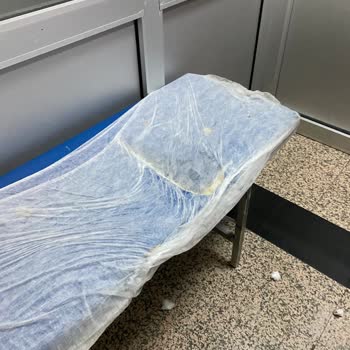 Bingöl Devlet Hastanesi Enjeksiyon Odasındaki Hasarlı Sedyenin Hasta Güvenliğini Tehlikeye Atması