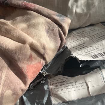 Sipariş Verdiğim Ürünler Yerine Alakasız Kıyafetler Gönderildi