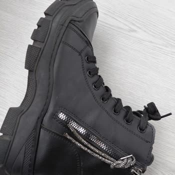 Bambi Ayakkabı Botun Tabanı Çok Kısa Sürede Parçalandı Ve Ürün Kullanılmaz Hale Geldi