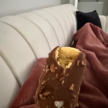 Aldığım Dondurma Bozuk Çıktı Sağlığım Tehlikeye Girdi