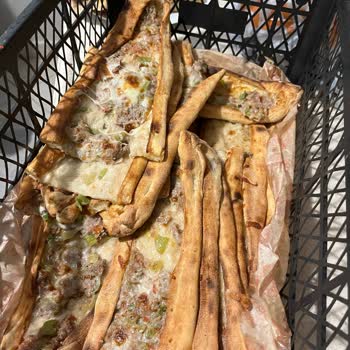 Özensiz Hazırlanan Pideler Ve Saygısız Müşteri İletişimi