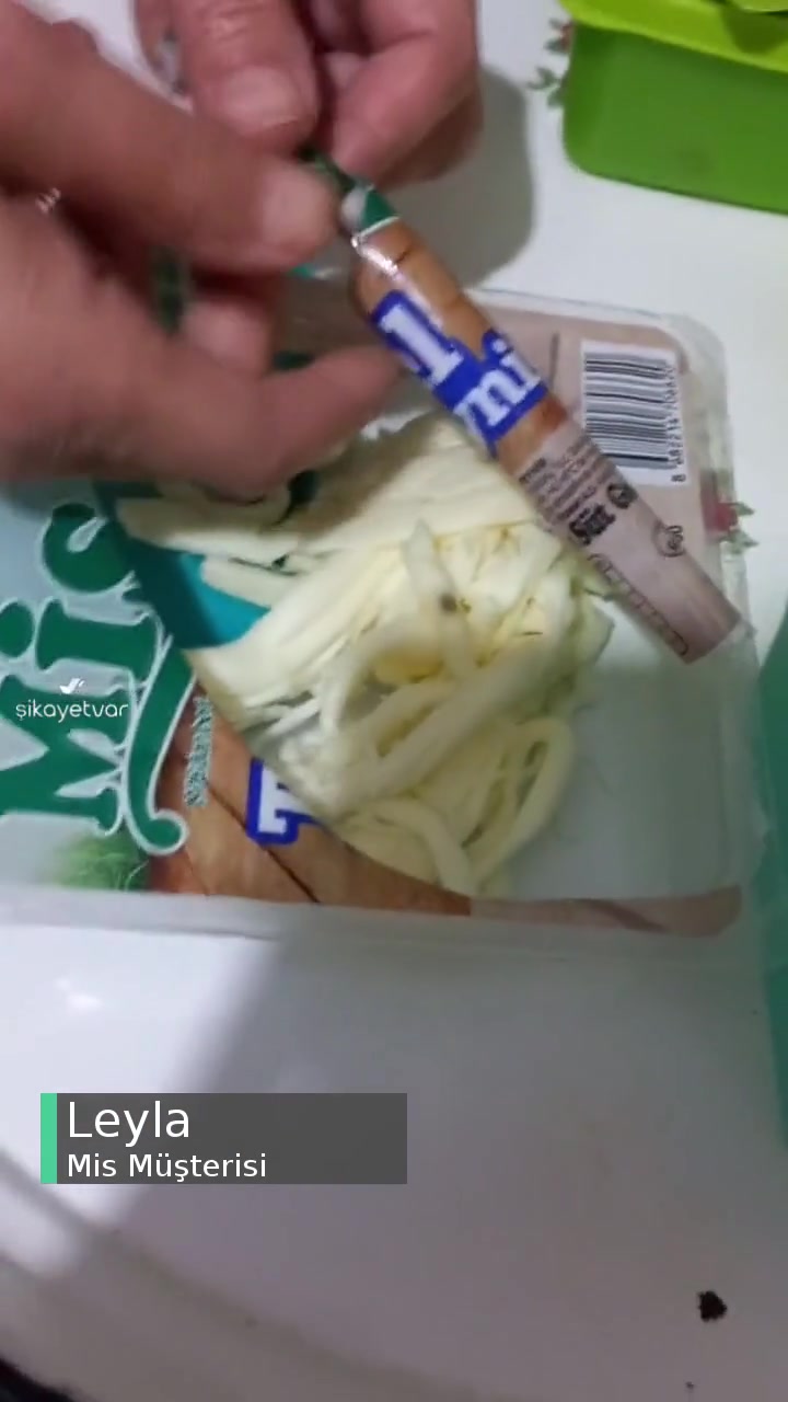 Mis Son Kullanma Tarihine Daha Vakit Olmasına Rağmen Çıkan Küflü Peynir! videonun kapak resmi