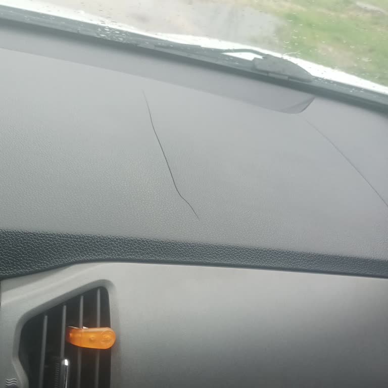 Kia Sportage Torpido Airbag Bölümünde Kronik Çatlak Sorunu Mağduriyeti