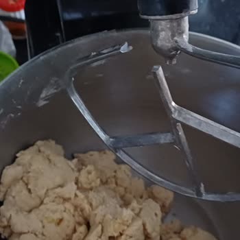 Az Kullanımda Kırılan Yoğurma Aparatı Ve Makinede Sallanma Sorunu