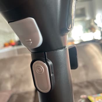 Bosch Unlimited 7 Süpürgemin Çatlayan Parçası Ücretsiz Değiştirilmeli