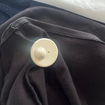 Mezzo Giyim Personel Elbisenin Üzerindeki Güvenlik Alarmını Çıkarmadan Ürünümü Teslim Etti