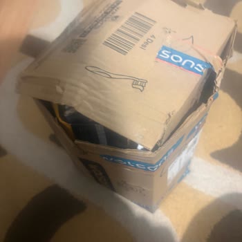 Açık Ve Yıpranmış Ürünle Gelen Kargo Güvensizliği