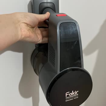 Ek