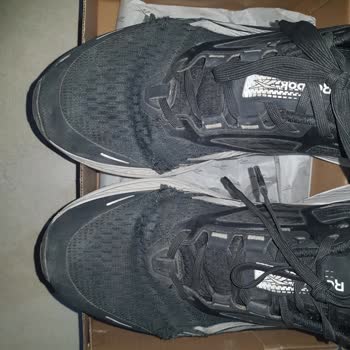 3 Ayda Yıpranan Reebok Ayakkabı İçin İade Ve Detaylı İnceleme Talebi