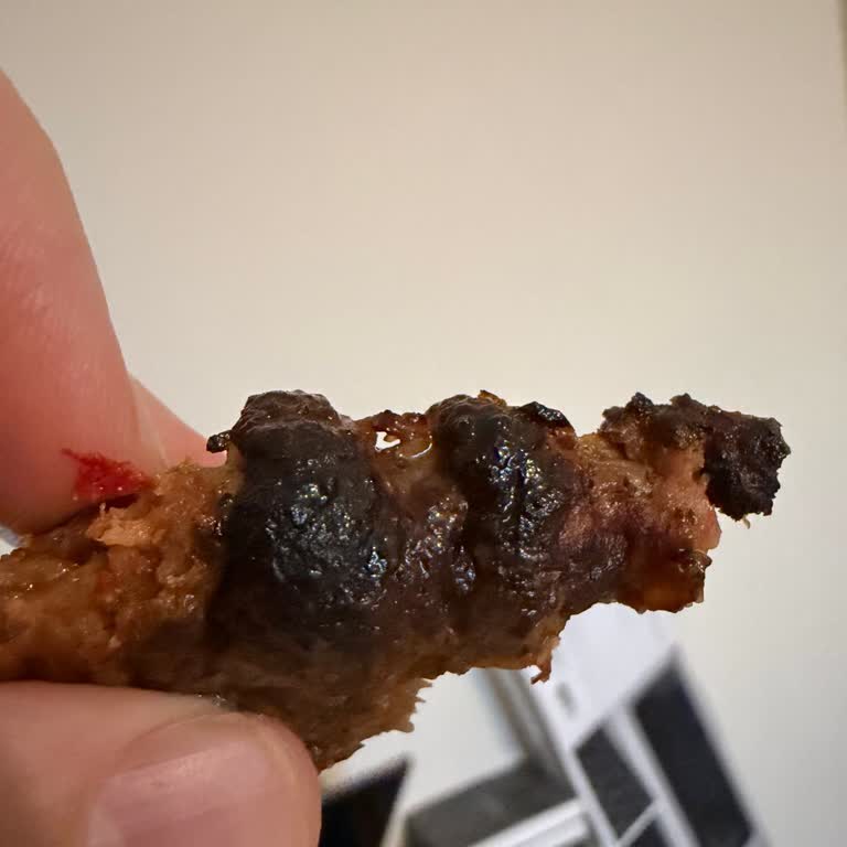 Dürüm Siparişimde Yanık Et Ve Eksik Sos Personel Notlara Dikkat Etmiyor