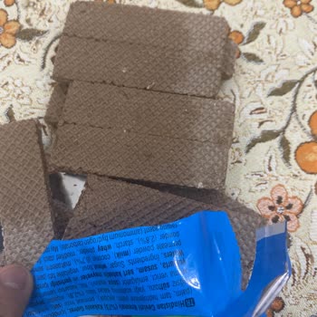 Bayat Ve Bozulmuş Gofretle Karşılaştım