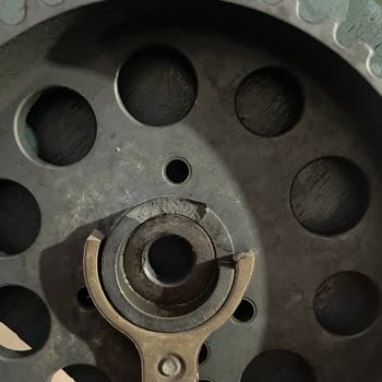 Bakım Gerektirmeyen Eksantrik Kasnağı Kırıldı, Yüksek Masraf Ve Güvenlik Riski