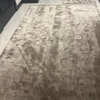 Makro Halı Halıyı Aldığım Günden Beri Üzerinde Belirgin Şekilde Ayak İzi Kalıyor