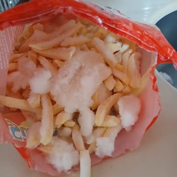 Aldığım Patates Kızartması Buzlanmış Ve Tüketilemez Haldeydi