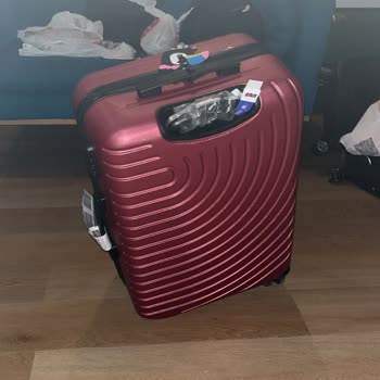 Berlin Uçuşunda Valizimiz Ciddi Şekilde Hasar Gördü Mağduriyet Yaşadık