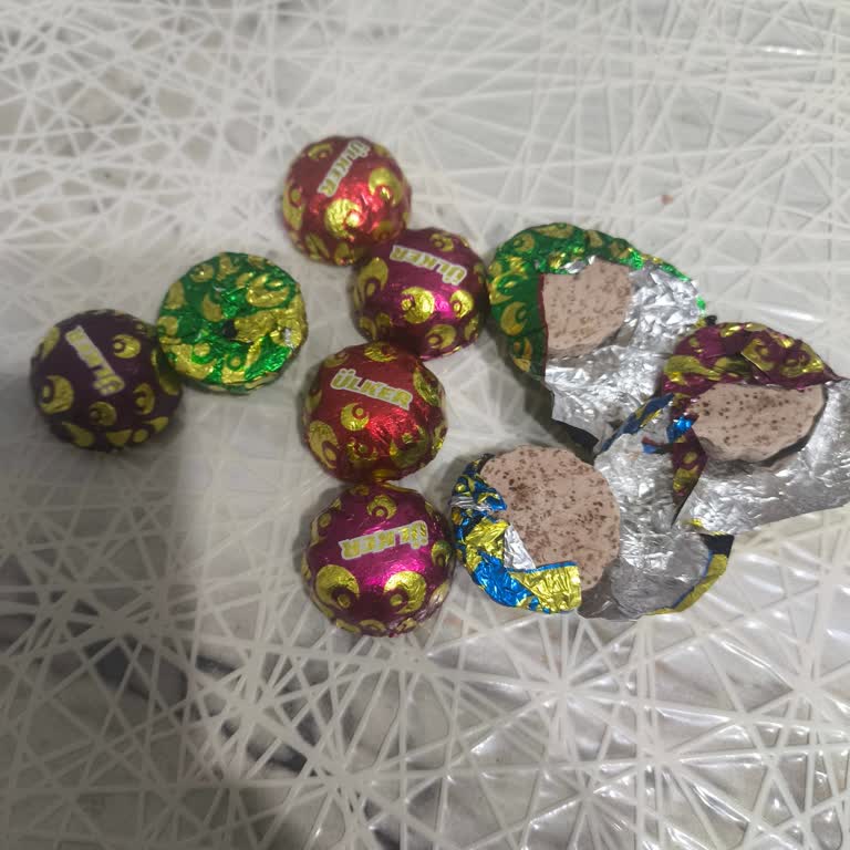 Ülker A101'den Aldığım Bayram Çikolatası Bozuk Çıktı, Sağlığımız Tehlikeye Girdi