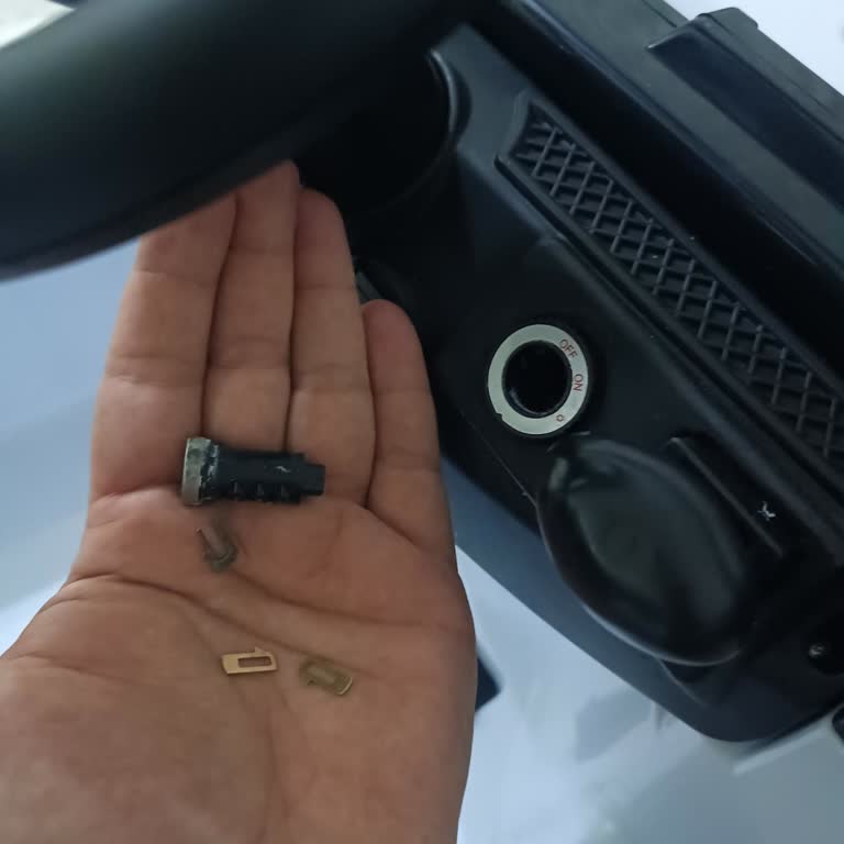 Yeni Alınan Akülü Arabanın Anahtar Yuvası İkinci Günde Yerinden Çıktı