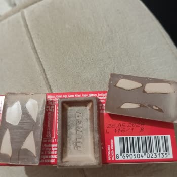 Ülker Napoliten Çikolatalarda Kötü Koku Ve Renk Değişimi Sorunu