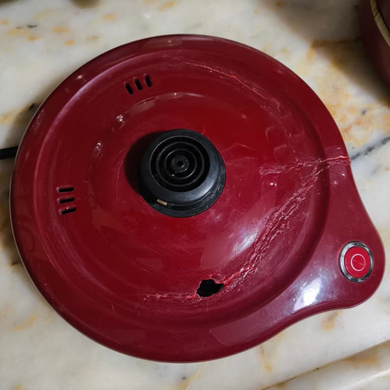 Korkmaz Çaydanlık Alt Takımının Üst Kısmı Kendiliğinden Çatladı