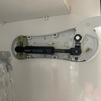 Mutfak dolabı piston sistemi arızası ve yedek parça talebi