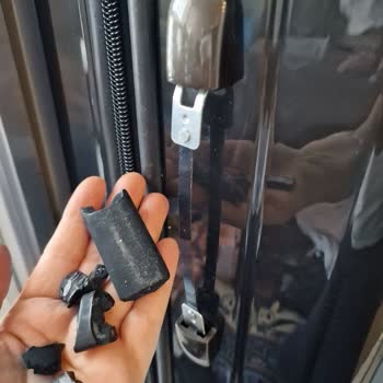 Samsonite 10-Year Warranty Refuses Handle Repair And Declines Proper Replacement