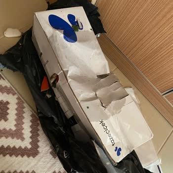 Çiçek Siparişim Özensiz Paketleme Nedeniyle Kırık Ve Kötü Durumda Teslim Edildi