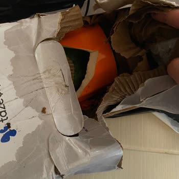 Çiçek Siparişim Özensiz Paketleme Nedeniyle Kırık Ve Kötü Durumda Teslim Edildi