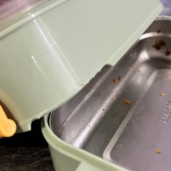 Çocuklara Uygun Olmayan Dayanıksız Beslenme Kutusu Ve Müşteri Hizmetlerinden Yanıtsızlık