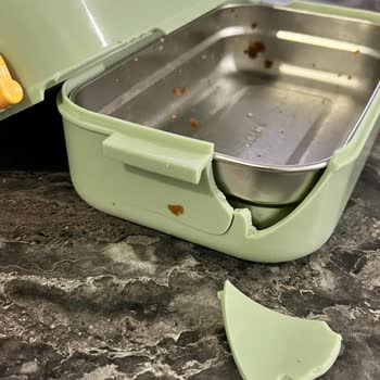 Çocuklara Uygun Olmayan Dayanıksız Beslenme Kutusu Ve Müşteri Hizmetlerinden Yanıtsızlık