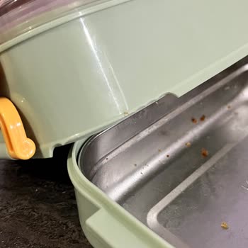 Çocuklara Uygun Olmayan Dayanıksız Beslenme Kutusu Ve Müşteri Hizmetlerinden Yanıtsızlık