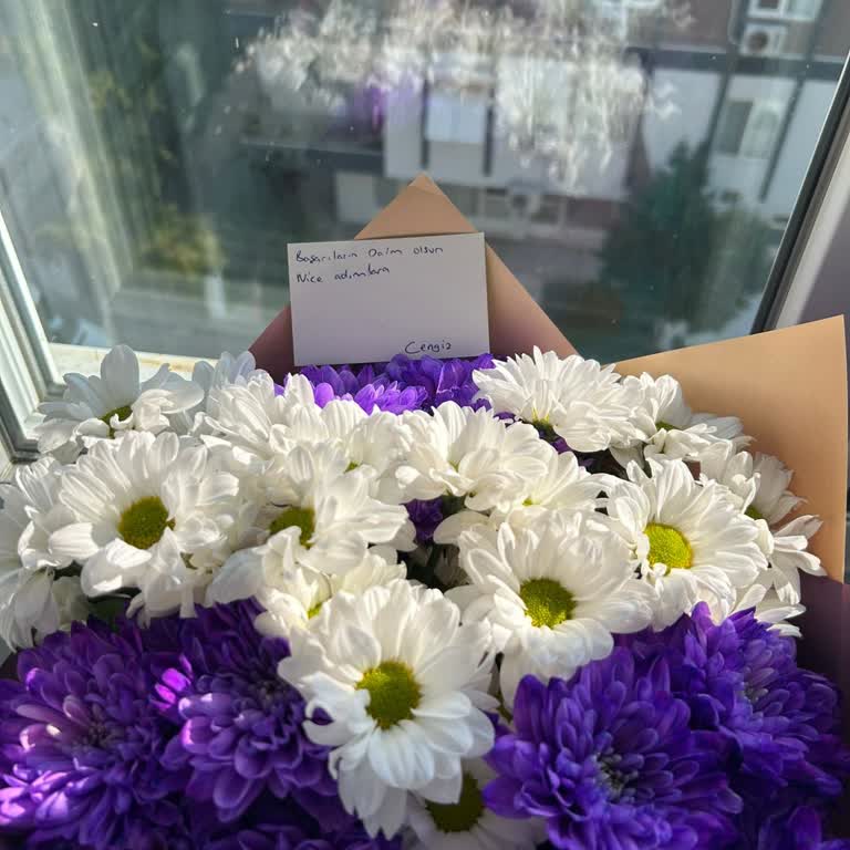 Sipariş Verdiğim Çiçek Yerine Farklı Ürün Gönderildi, Ücret İadesi Süreci Mağdur Edici