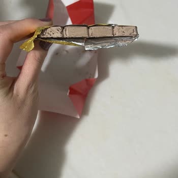 Son Kullanma Tarihi Geçmemiş Çikolatada Kurt Çıkması Ve Gıda Güvenliği Endişesi