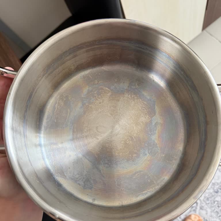 Aryıldız Kısa Sürede Kararan ve Soyulan Çelik Tencere Setim Değiştirilsin İstiyorum