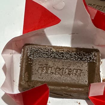 Bozulmuş Çikolata Sonrası Sağlık Sorunu Ve İletişim Eksikliği