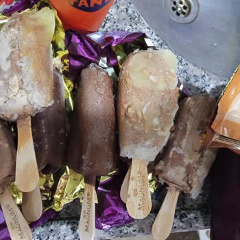 Aldığım Magnum Mini Dondurmalar Bozuk Çıktı Kötü Koku Ve Şekil Bozukluğu Yaşadım