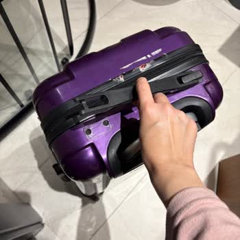 Ajet Uçuşunda Valizimin Kırılması Ve Çalışanların Dikkatsizliği