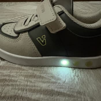 Satın Aldığım Ayakkabının Işığı Kısa Sürede Arızalandı, Vicco'dan Dönüş Alamıyorum