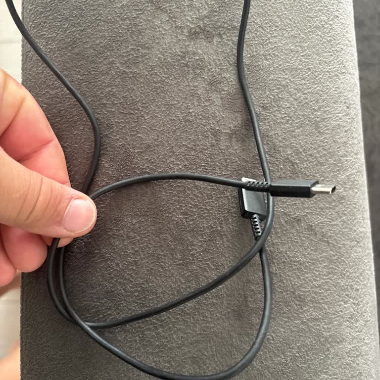 Aldığım Telefonun Şarj Kablosu Çalışmıyor, İlgisiz Hizmet!